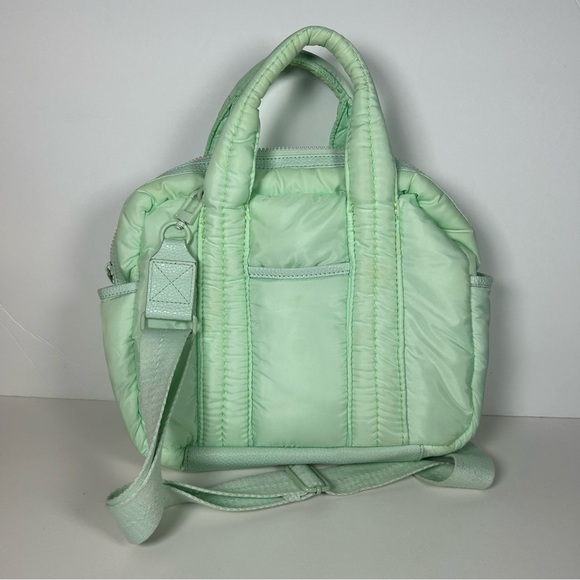 Isaac Mizrahi Puffy Crossbody Turquois Duffel  Bag With Lots Of Packets - Picture 6 of 10